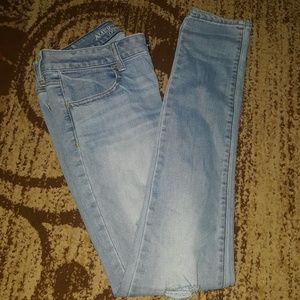 AE jeans size 6 long.